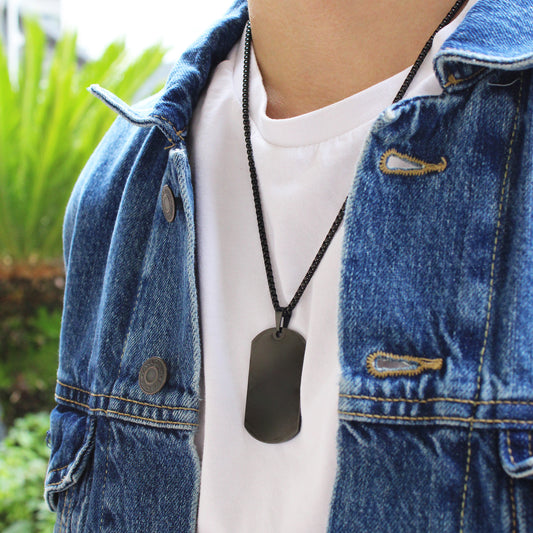 collar tag negro